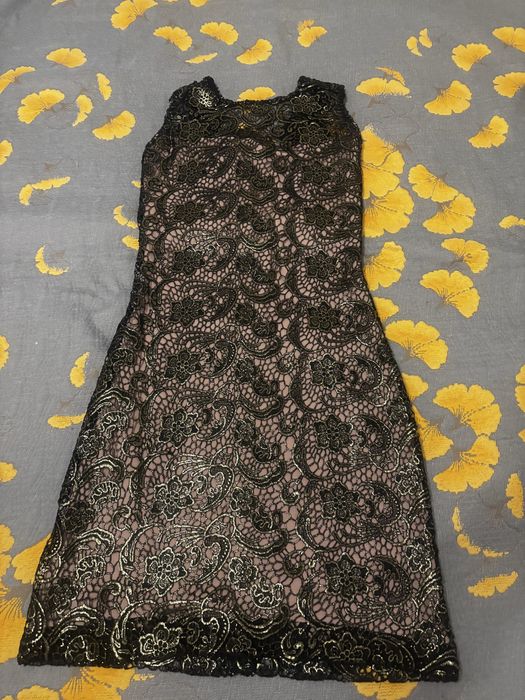 Продам женские платья.