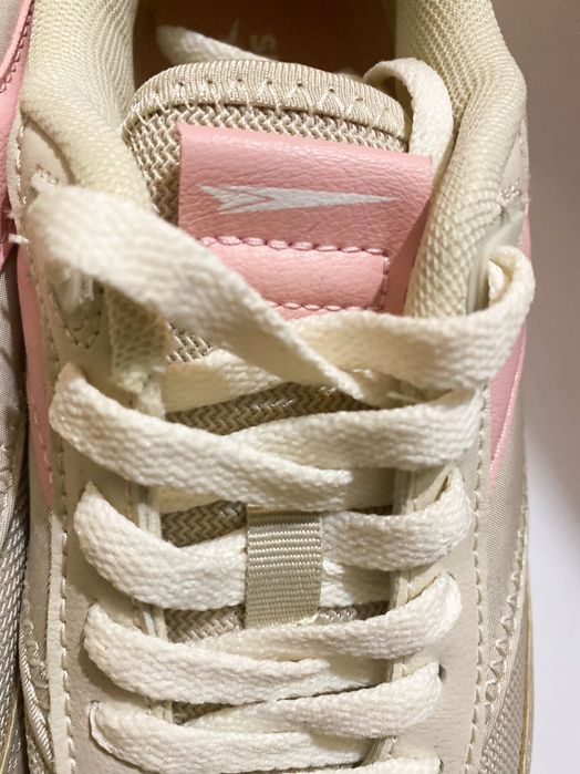 С етикет - маратонки Sprandi