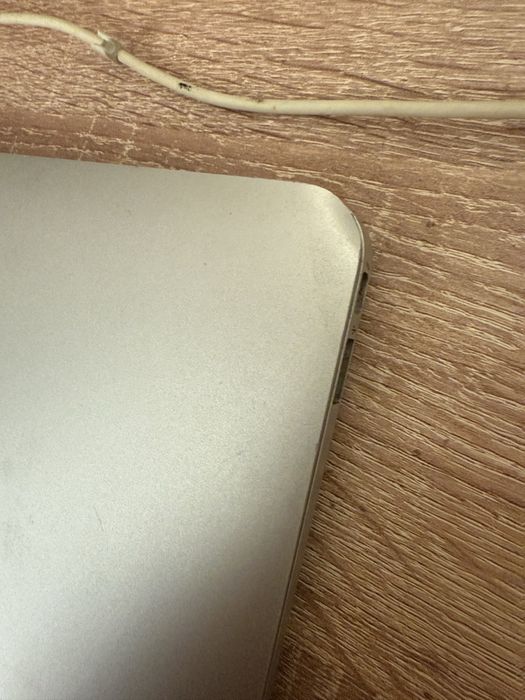 Macbook Air 11, 2011