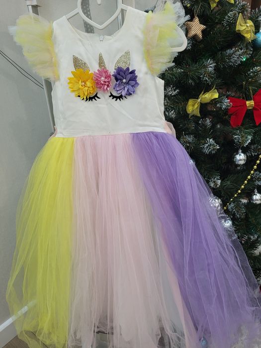 Продам  нарядные платья для девочек