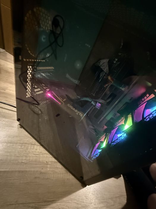 Геймърски компютър Ryzen 5 5600x / RTX 3060 Ti / 16GB RAM / 500GB SSD