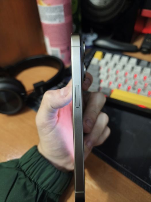 iPhone 15 Pro, 256gb, gray, 79% акб