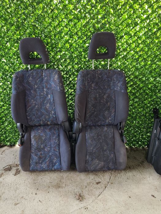 Предни седалки за Toyota RAV 4 1999 г