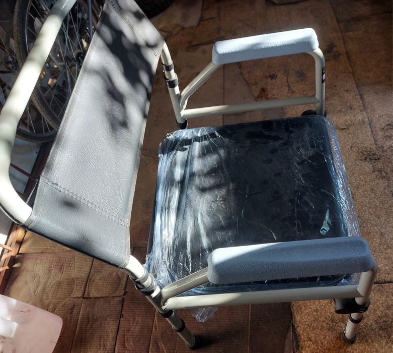 Кресло туалет с регулировкой