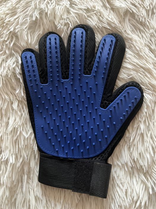 Щетка перчатка (пуходерка) для животных