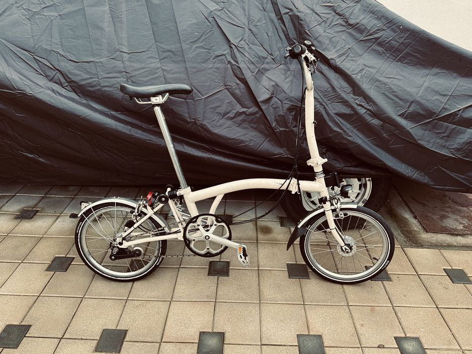 Bicicleta pliabila Brompton