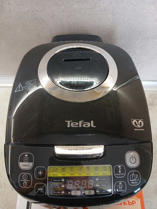 Мултикукър Tefal 16 в 1 SpheriCook