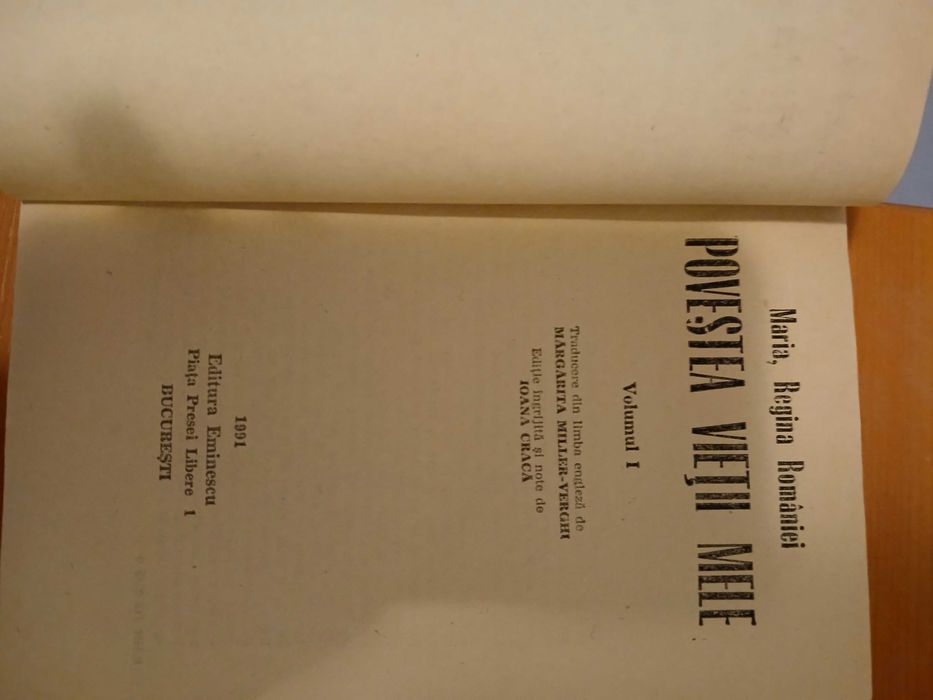 Vand carti Regina Maria-Povestea vietii mele, 3 volume, 75 lei