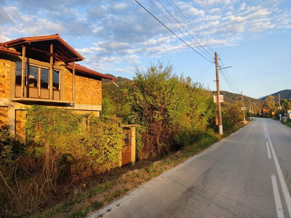 Къща в Ловеч, област-с.Скандалото площ 261 цена 120675