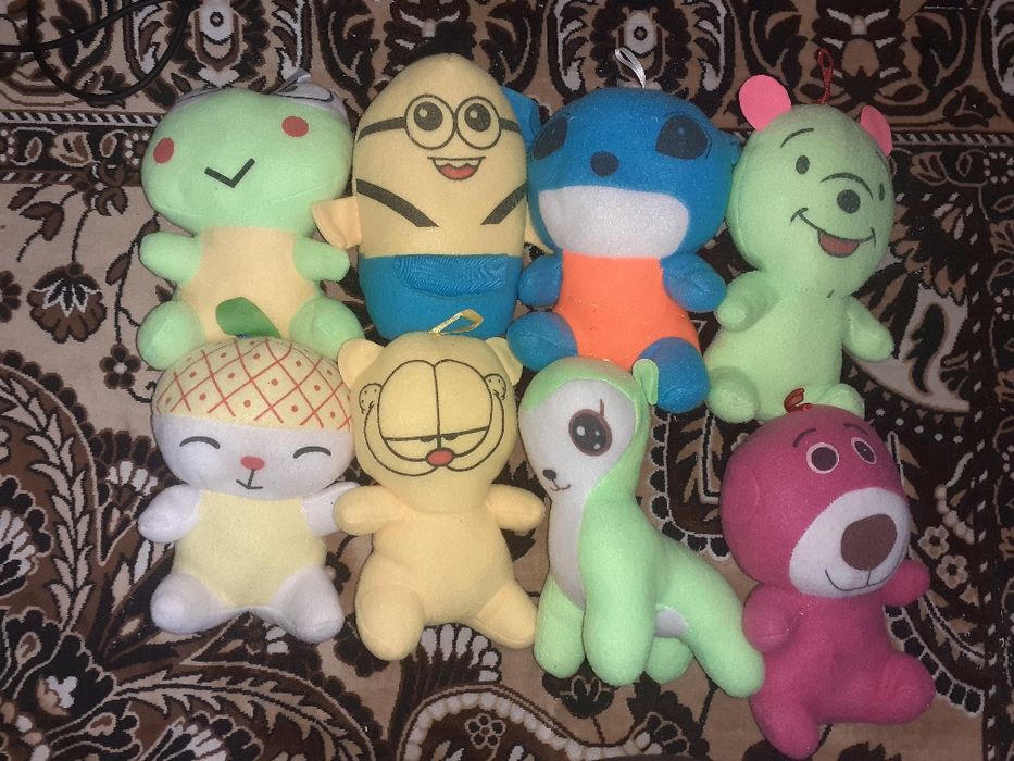 Продаю игрушки,8 штук