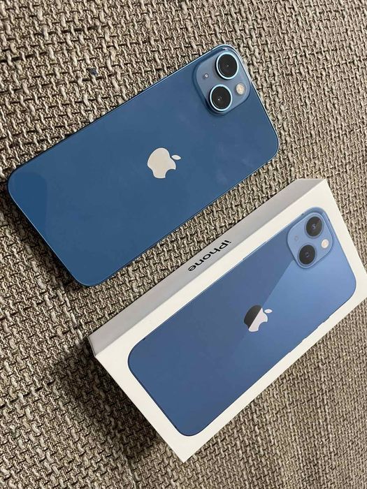 Телефон iPhone 13