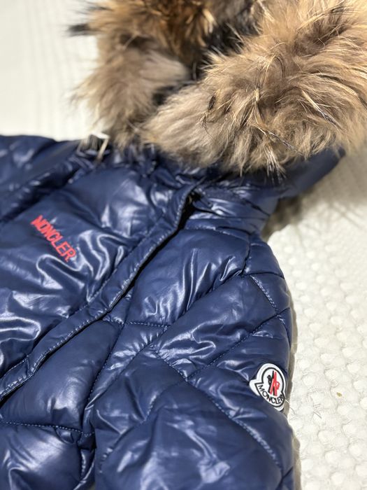 Фирменная зимняя куртка от Moncler