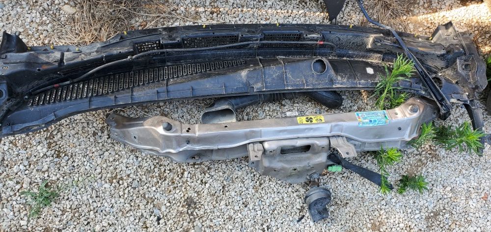 Нисан Ноте на части