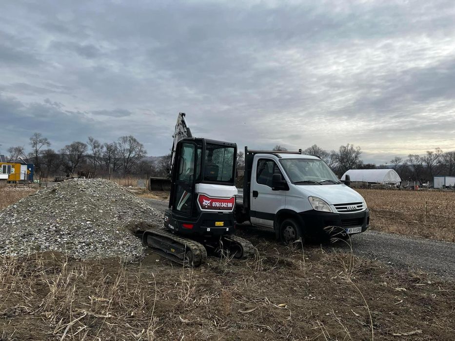 miniexcavator-excavator de inchiriat și basculabila