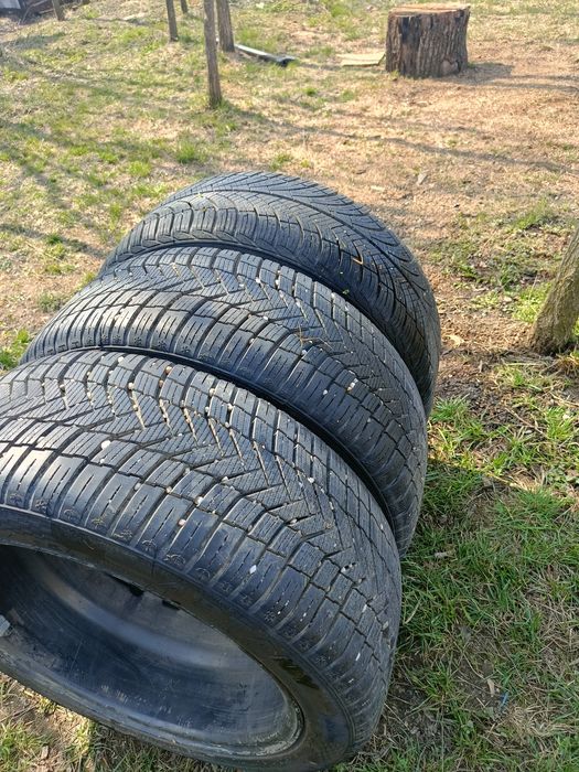 Se vând, 3 jante cu tot cu cauciucuri  All seasons