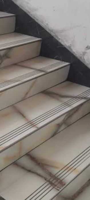 Продавам стъпала от гранитогрес от различни размери с размер 120/60.Бързо обранотване и предаване на продукта.