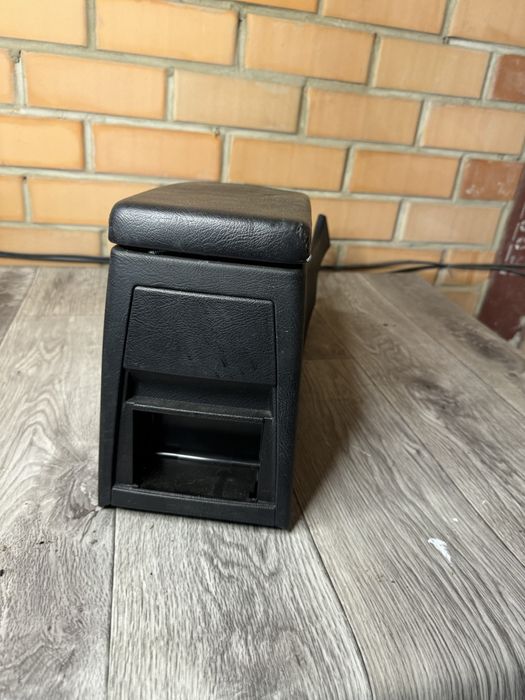 Подлокотник Мерседес 202