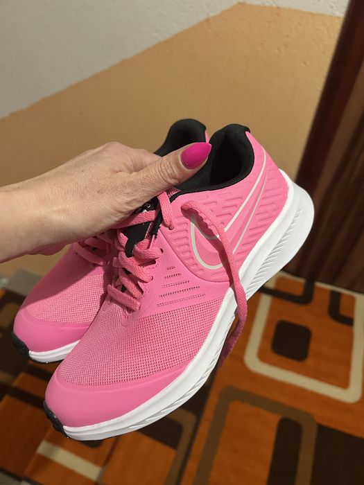 Нови маратонки оригинални розови