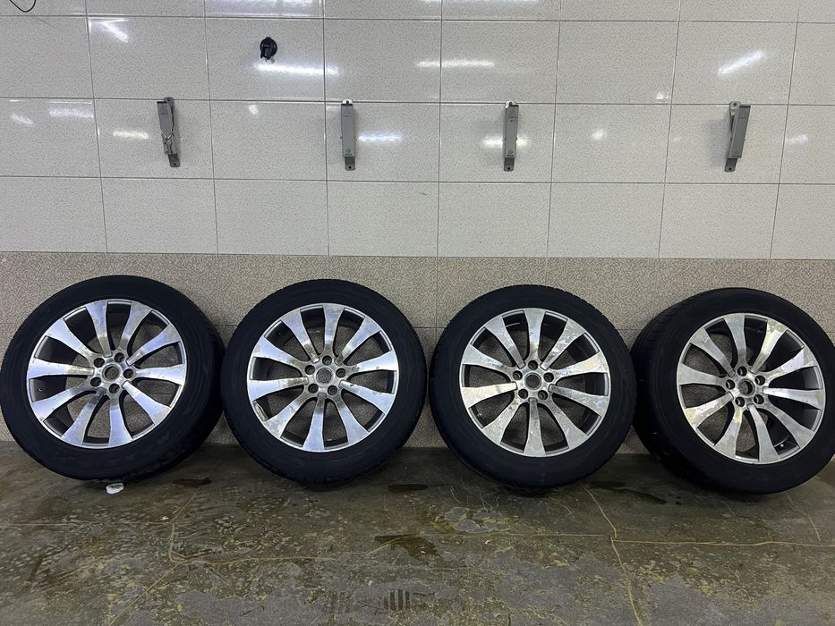 Продам Оригинальные диски с резиной!