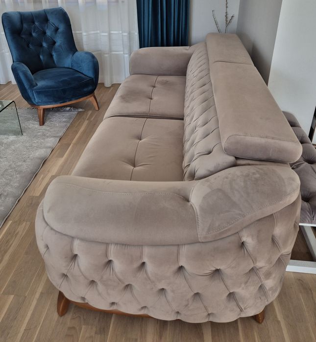 Vand canapea catifea gri-bej