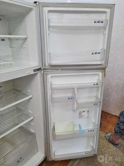 Продаю холодильник Самсунг 2 камерный