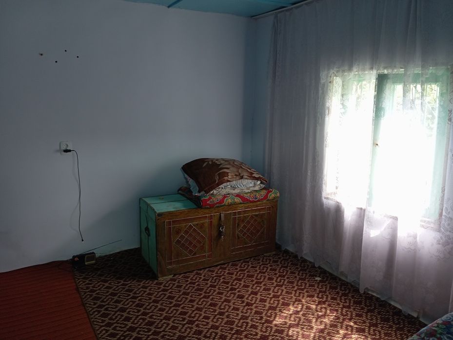 Dacha sotiladi srochna 4sotix kadastiri bor