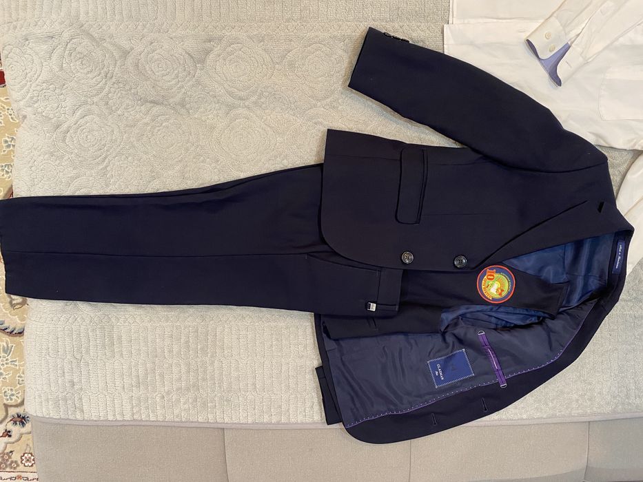 Продам костюм и рубашку на мальчика