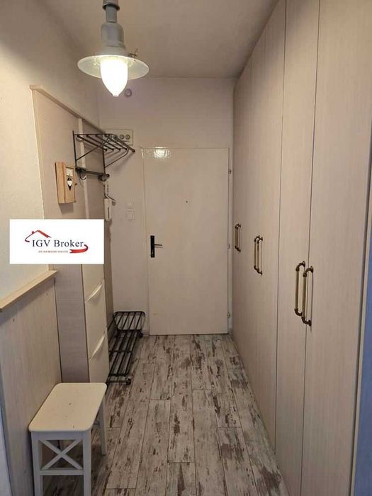 Тристаен апартамент в жк Стрелбище