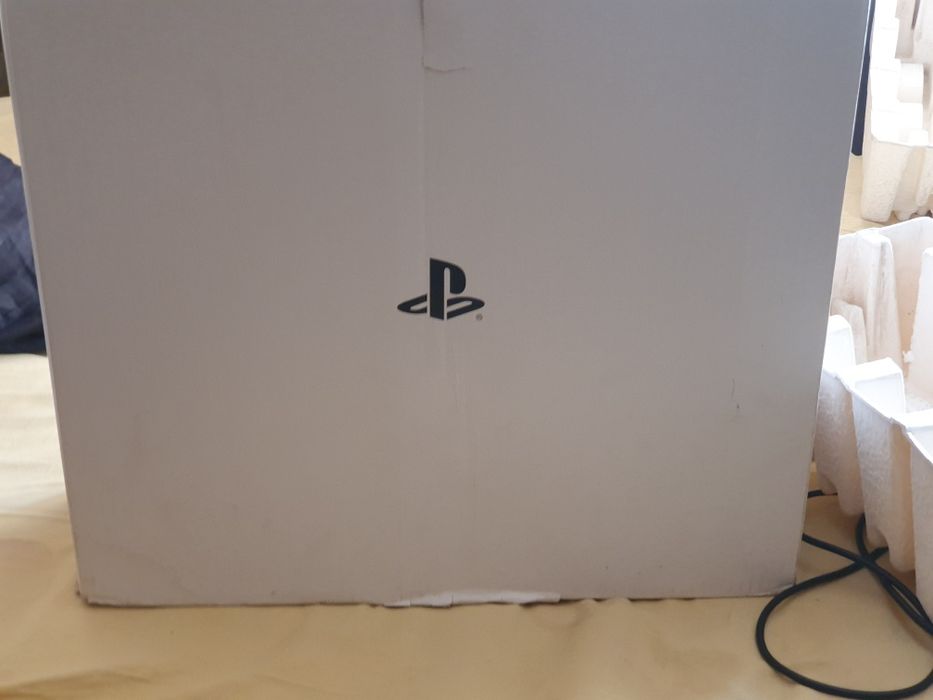Продам Sony Playstation 5  срочна