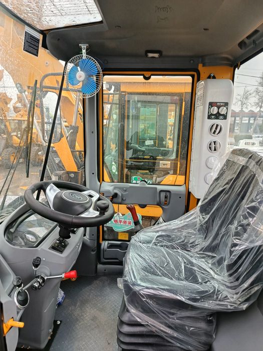 Фронтальная погрузчик