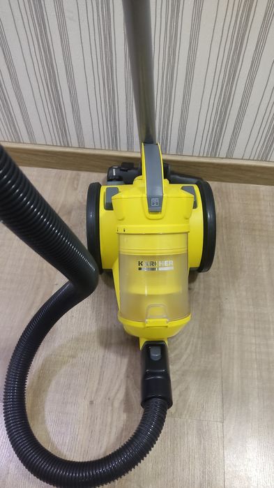 Продам пылесос karcher vc 3