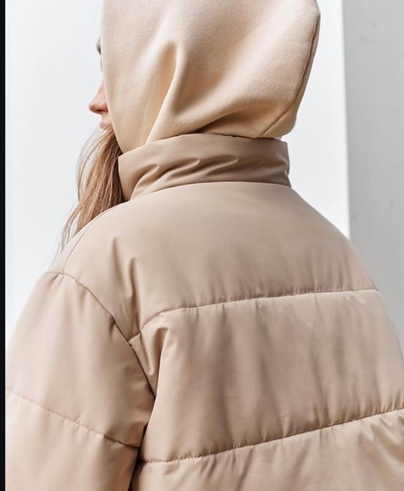 Зимняя куртка бежевая