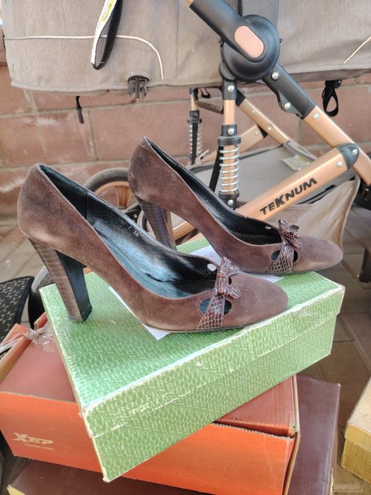 Продам б/у обувь