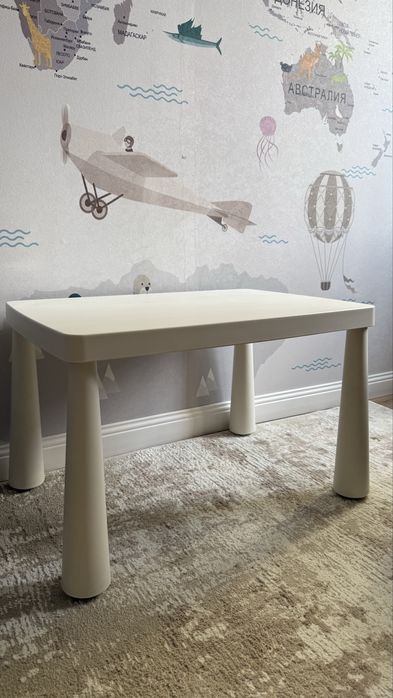 Детский стол со стульями