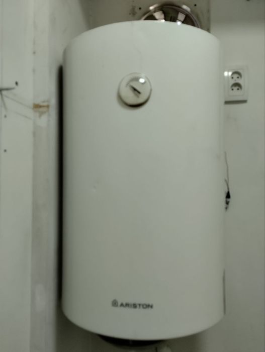 Продается котел Аристон