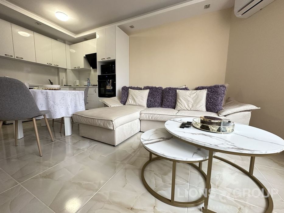 Дава се под наем Тристаен апартамент в Варна, Възраждане 3 - 76 кв.м за 648.21 € - Снимка #2