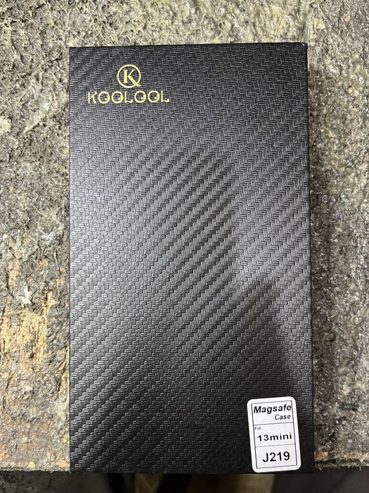 Iphone 13mini.(под карбон.)