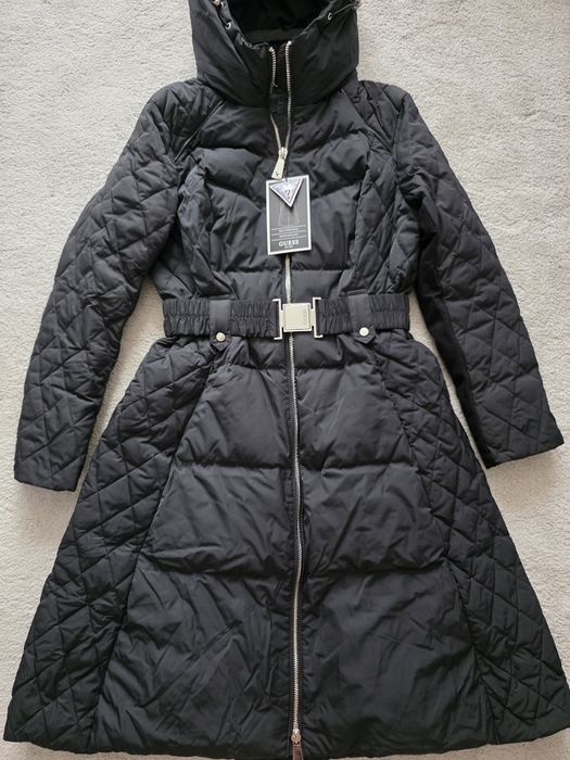 Подплатено яке ASIA с гъши пух Guess