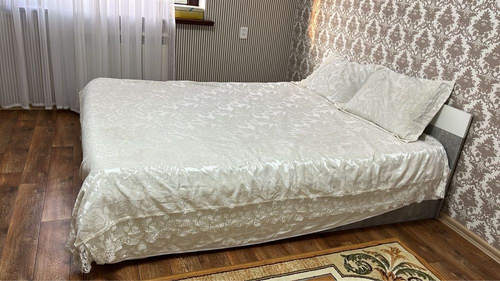 Срочно продам спальный гарнитур