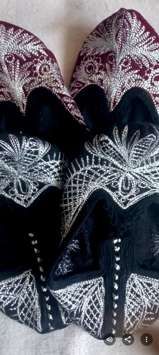 Родопски терлици със сърма