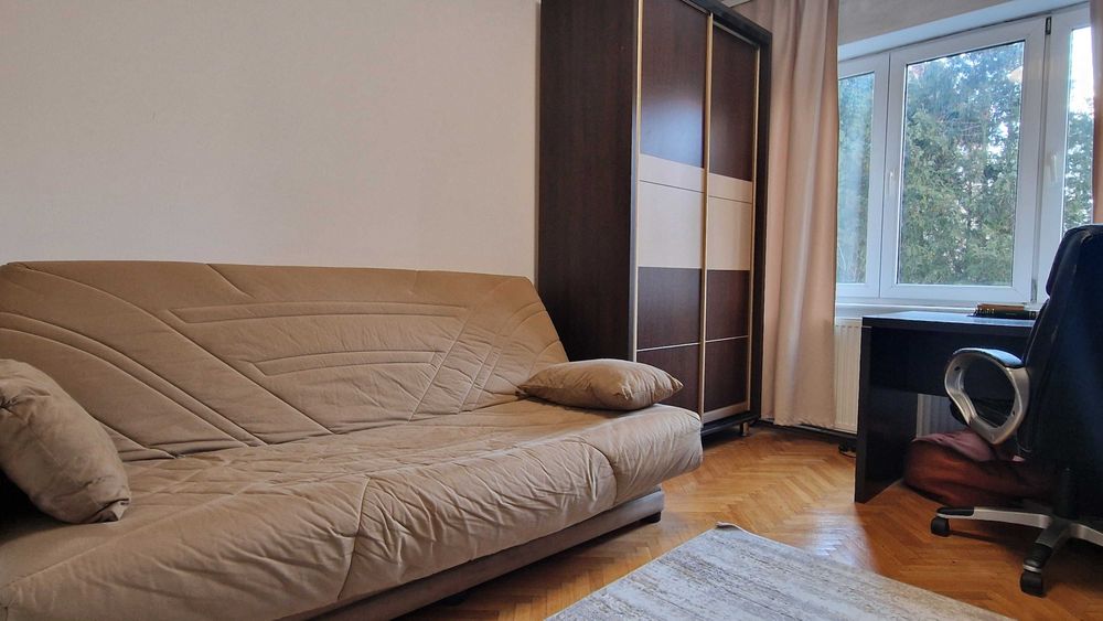 Dulap aproape nou + cameră complet funcțională la preț foarte bun.