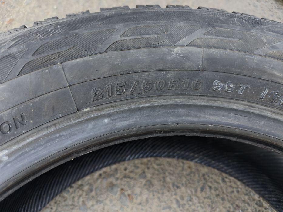 Продам зимние шины 215/60/16