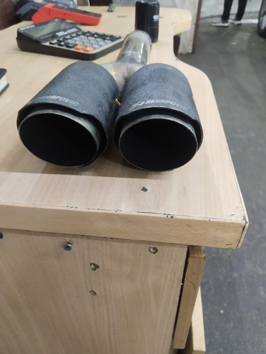 Срочно продаю насатку AKRPOVIC 180.000