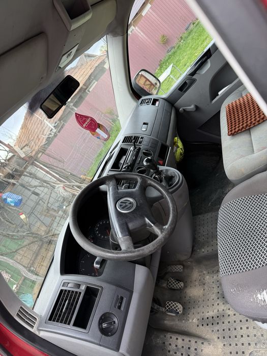 Vand Volkswagen T5 1.9 TDI 2006
