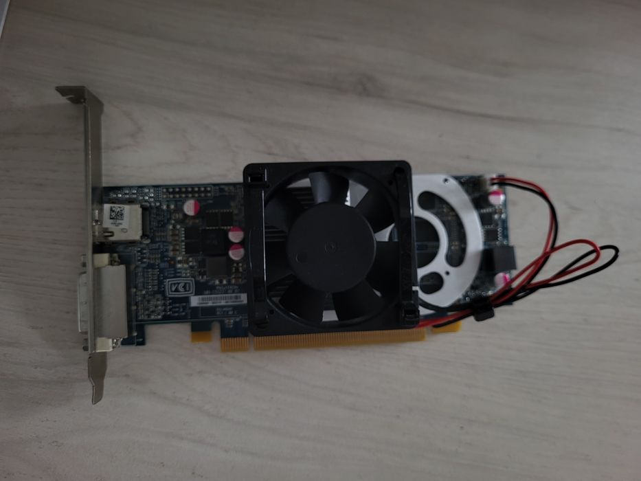 Видеокарта AMD R7 240 2GB