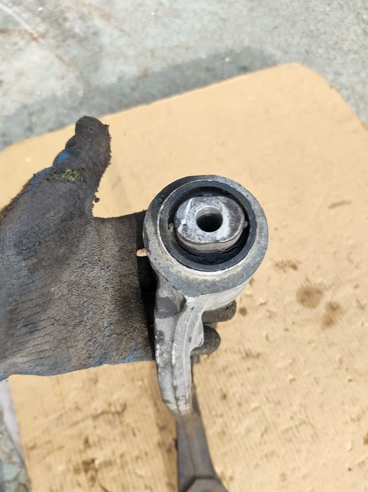 Преден Ляв Носач Mercedes E class W211 4Matic Tmodel 2008 320CDI