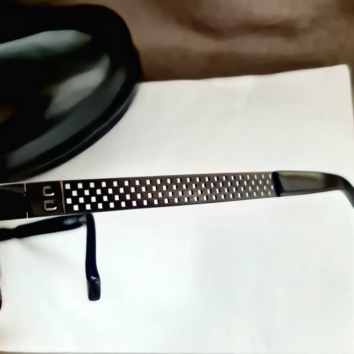 Солнцезащитные очки Bally.