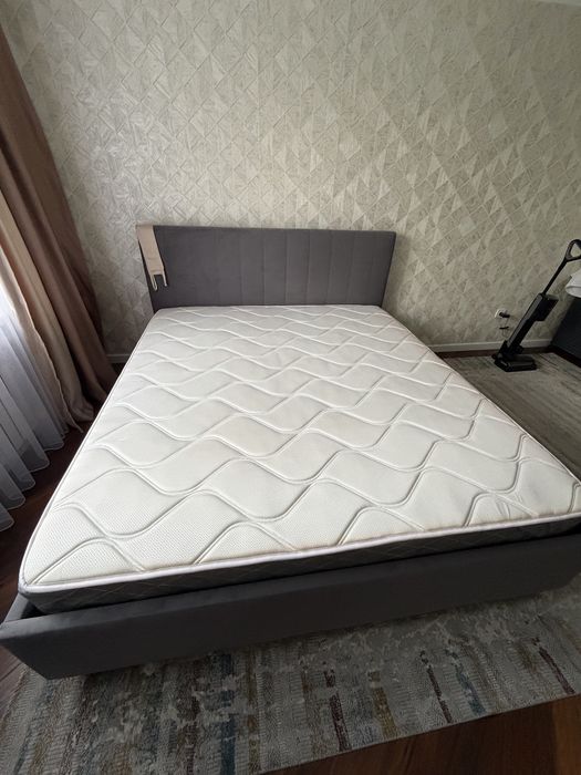 Матрас почти новый