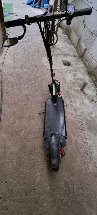 Trotinetă electrică RS1000 de vânzare.