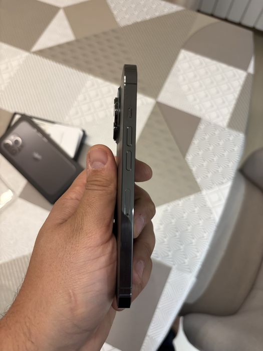 Iphone 13 Pro 128 GB два броя бял и черен € 289 за брой